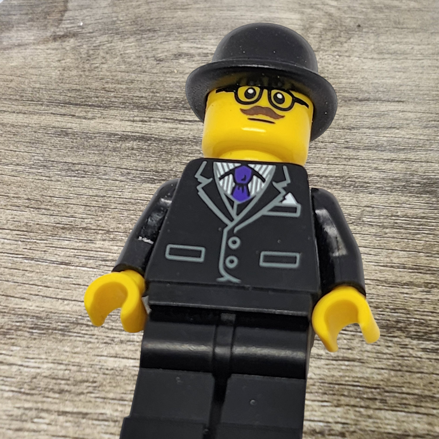 Lego Businessman minifigure series 8 col120