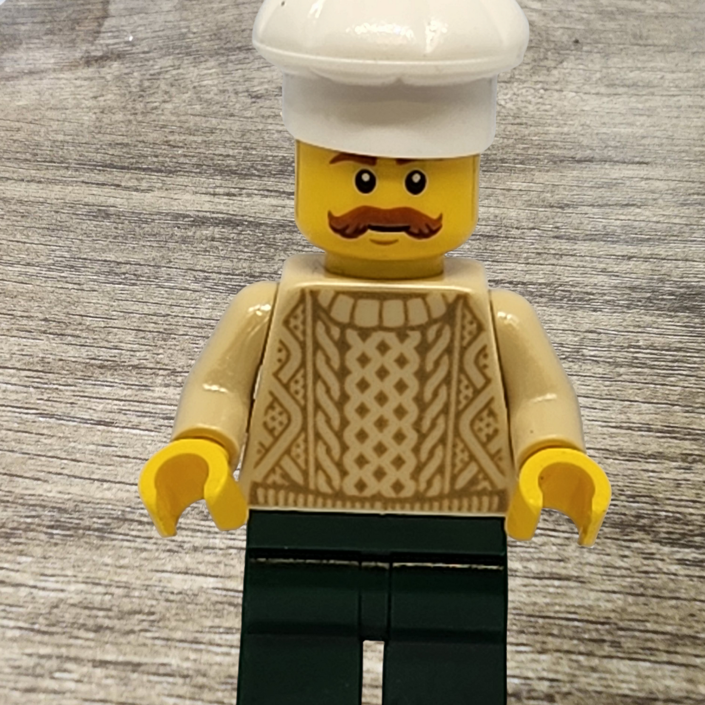 Chef Lego Minifigure Tan Knit Sweater Bushy Mustache hol129 2018 Day 17 60201