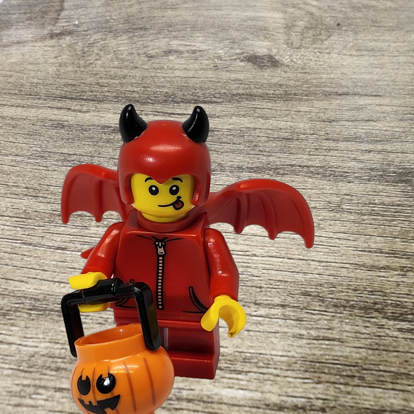 Lego Cute Little Devil Minifigure Series 16 col247 Halloween Pumpkin