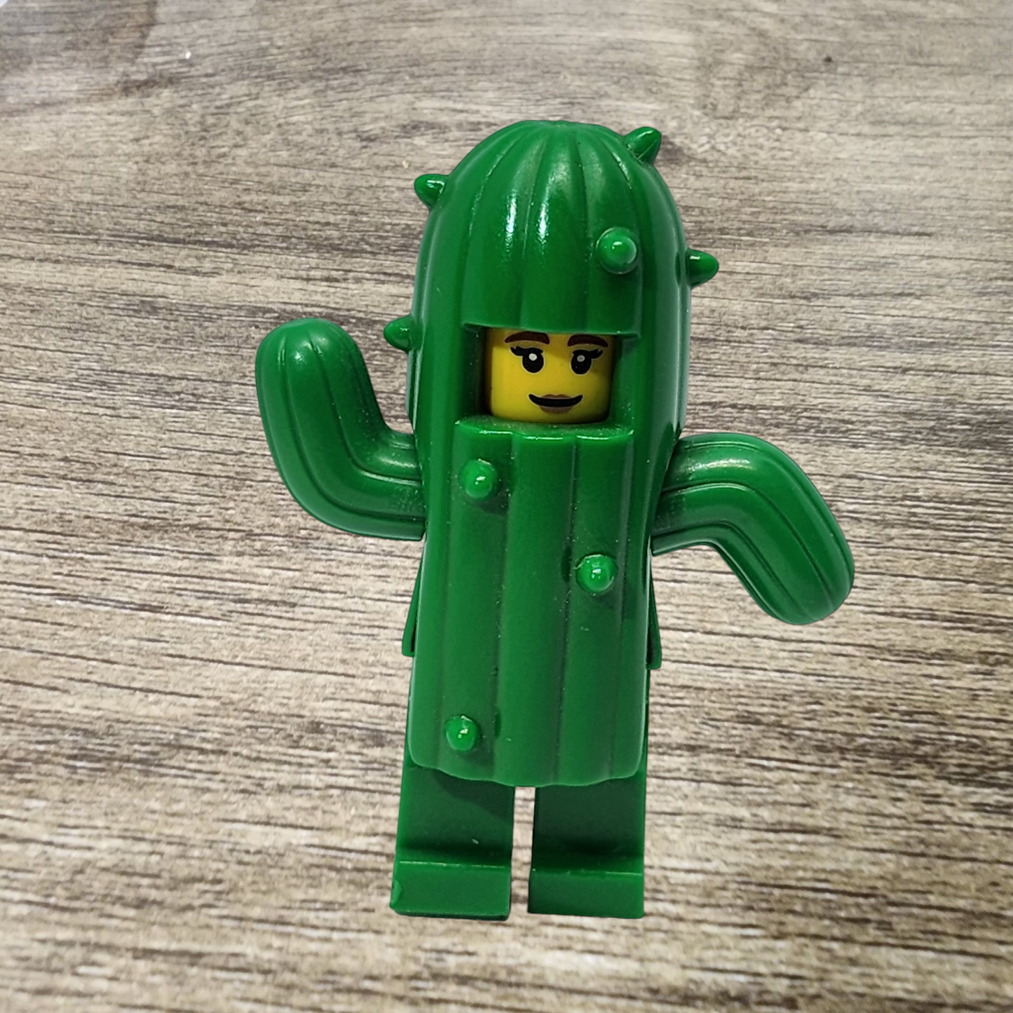 Lego Cactus Girl Series 18 Minifigure col322 Green